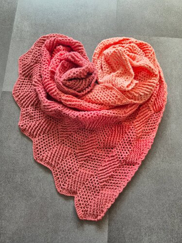 Crochet Pattern Triangular Scarf "Damia"