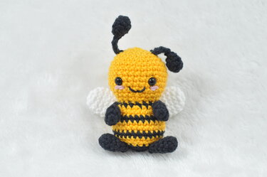 Crochet Pattern Bee with Quote *Beginner Friendly*