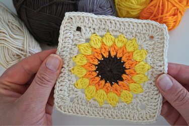 Crochet Sunflower Granny Square