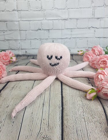 Pattern Oggy the Octopus stuffed animal - Knitting