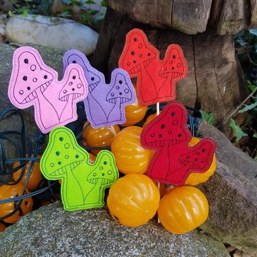 Stickdatei Pilze Herbst Redwork SET 9erlei mit ITH Untersetzer - Sticken