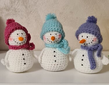 Weihnachtsdeko / Schneemann häkeln