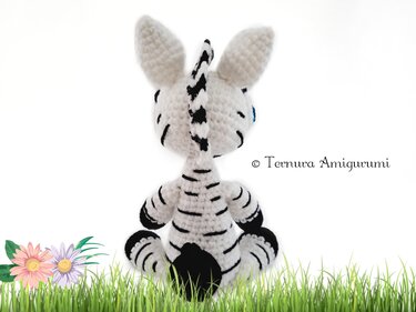 Crochet pattern Lindsey the zebra