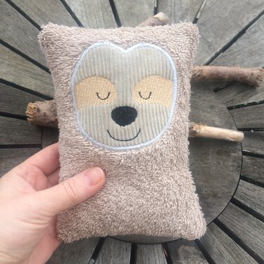 WärmeKissen Faultier Stickdatei ITH mit Inlett 13x18 16x26 24x36 - Sticken