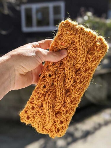 Pattern Cable Knit Headband - Knitting