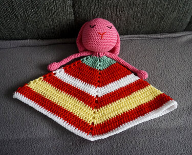 Crochet Pattern for the Cuddle Cloth Colorfull Striped Bunny!