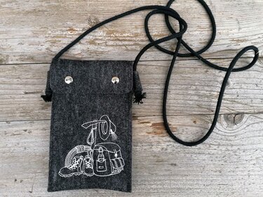 Stickdatei Rucksack Bergschuh Berge Wandern - Sticken