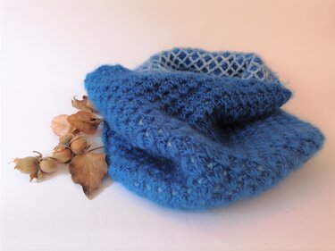 Reversible infinity scarf. Crochet pattern