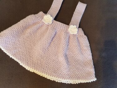 Strickanleitung Baby Röckchen mit Trägern Größe 80/86!