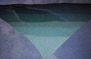 Motivtuch "Rabe", Dreiecktuch, Häkelanleitung