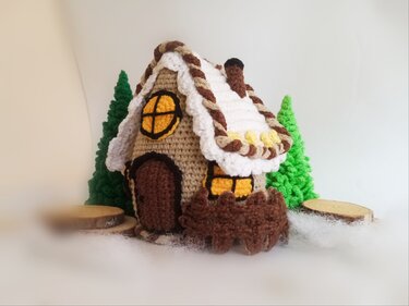 Gingerbread house and Christmas tree. Crochet pattern