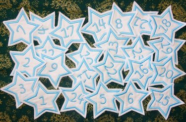 Adventskalender Sterne mit Öse Stickdatei Weihnachten - Sticken