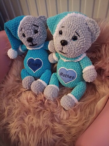 Herz mit Baby Füßchen Stickdatei - Sticken