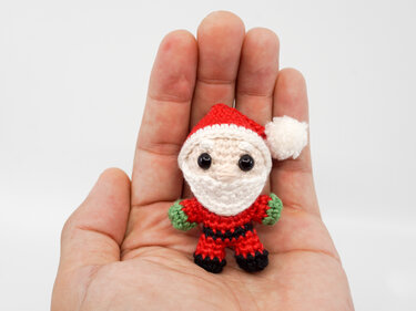 Amigurumi Mini Noso Santa Claus Crochet Pattern
