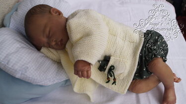 Strickanleitung Jacke Trachtenlook für Baby's u. Reborns Modell Liesl Gr.56 - Bild 8