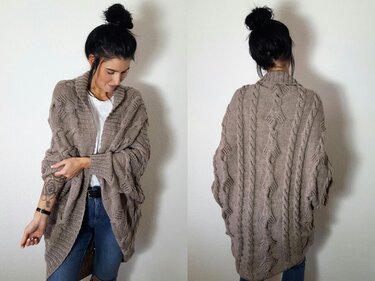 133 Strickanleitung Cardigan Seelenwärmer oversize Herbstlaub in mehreren Größen und Variationen