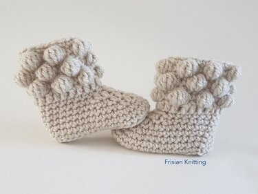 Pattern baby booties with bobble, bubble shoes,baby uggs, crochet pattern,