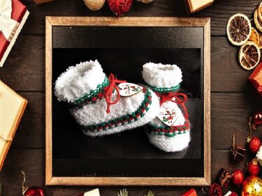 Strickanleitung _                       Babyschuhe Weihnachtszeit 2