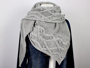 Strickanleitung Tuch "Cables over Cables" deutsch