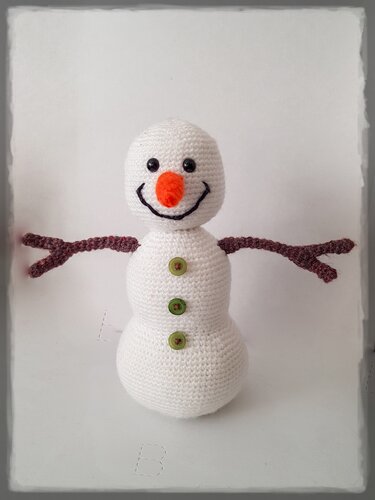 Carl the Snowman - Crochet