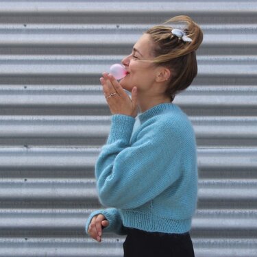 Kurzer, Schräger Pullover - Stricken