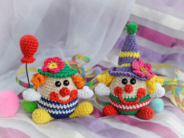 kleine lustige Clowns "die Konfettis" farbenfrohe Gute-Laune-Bringer und Fasching - Häkeln