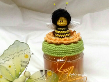 Häkelanleitung Vroni das Honigbienchen / Deckelbezug für Honigglas / Dekobezug für Bonbonglas