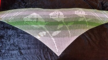 Motivtuch, 3 Rosen, Dreieckstuch, Häkelanleitung