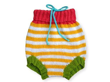 Gestricktes Windelhöschen mit geripptem Bund, Kordel und grünen Beinabschlüssen