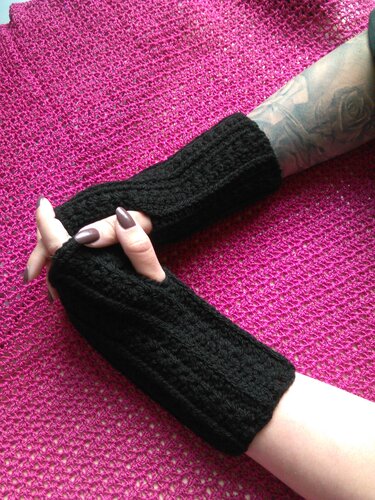 wristwarmer / fingerless mitts - Crochet