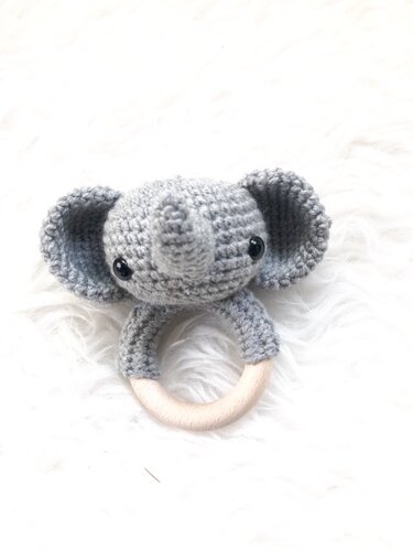 Häkelanleitung Babyrassel Elefant "Finchen"