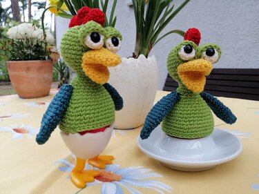 Mini-Gockel Eierwärmer Häkelanleitung