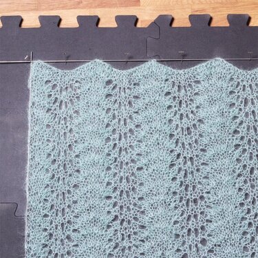 Pfauen-Schal in Kid Silk - Stricken