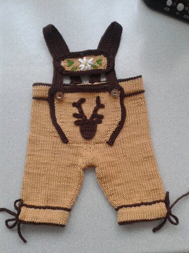 Tutorial Knitting and Crochet Baby Lederhosen, bavarian style
