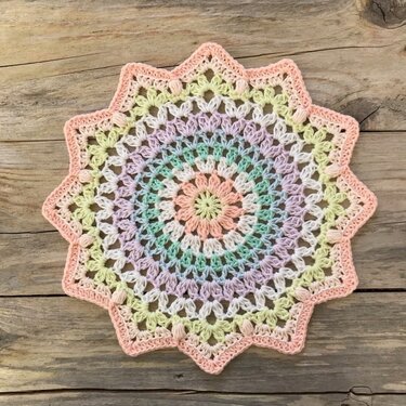 Dahlia Mandala - Häkeln