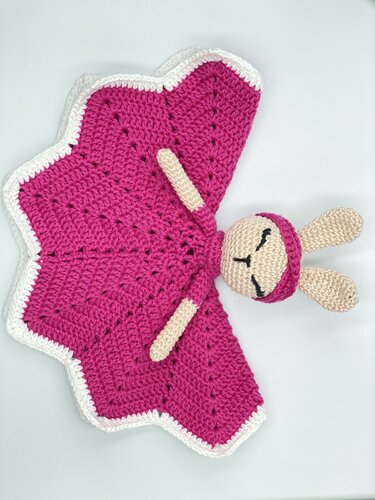Crochet pattern for comforter / cuddly bunny