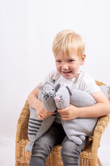 Strickanleitung Tierkissen Maus Mimmie, größe 30x30 cm, Anfängerfreundlich