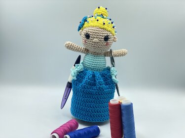 Crochet Pattern - Sewing help Princess