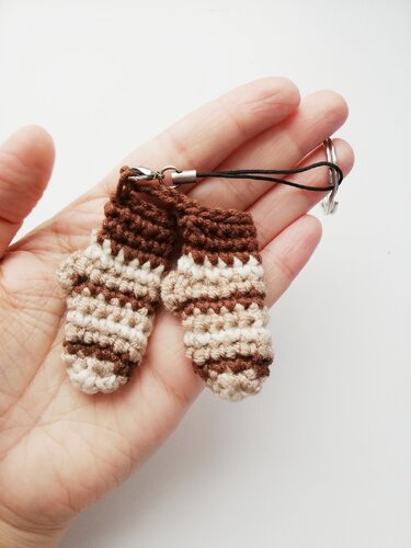 Keychain Mittens Crochet Pattern