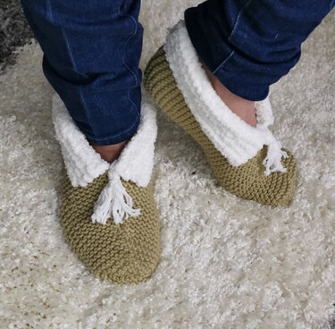 Cosy Beginners Slipper Bed Socks - Knitting