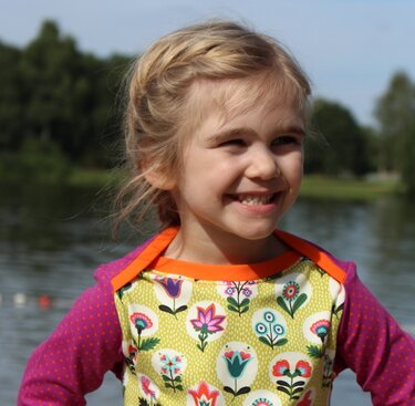 RHEAs dress / shirt pattern, American neckline, sizes 110-152 / 5-12 yrs. - Image 24