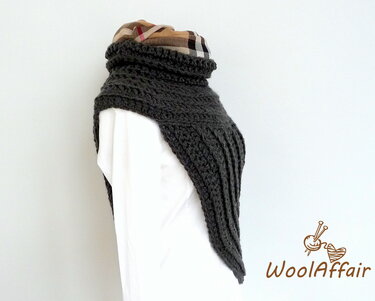 Triangular dark gray crochet collar scarf with ribbed stitch detail