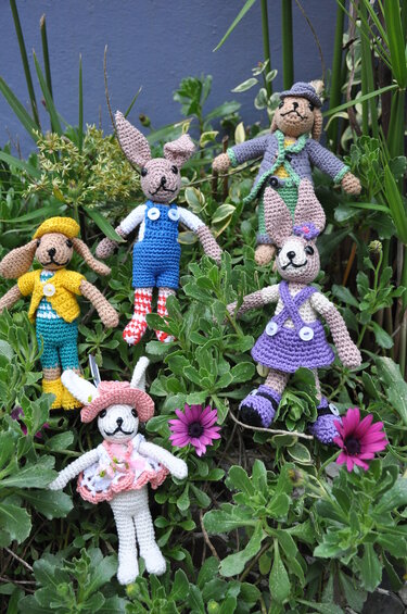 Die Osterhasen Familie - Osterdeco - Häkeln