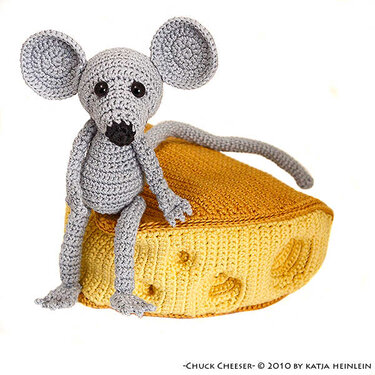 amigurumi pattern, pdf crochet tutorial by Katja Heinlein, mouse, cheese, eat, ebook, file, food, animal
