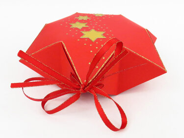 Weihnachtliche Geschenkverpackung - Bastelvorlagen und Anleitung - Basteln