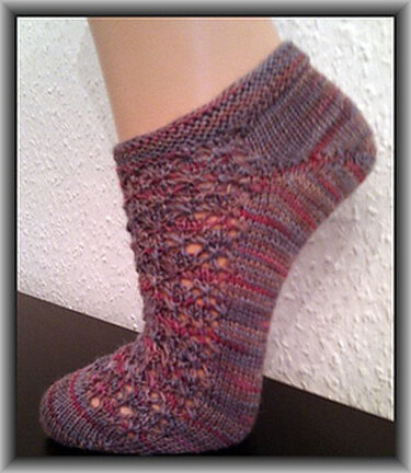 Anleitung Sockenstrickmuster "Little Jacky´s" Sneakers in 2 Varianten - Bild 3