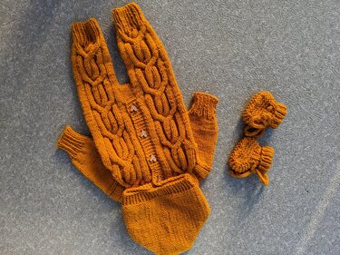 Aran Baby Romper - Knitting