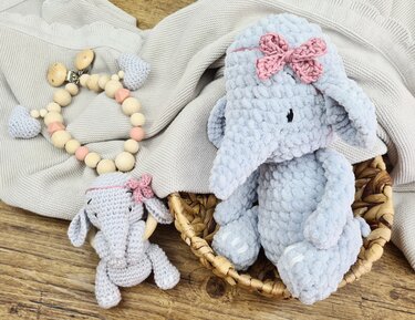 Häkelanleitung für eine Kinderwagenkette Elefant Suri