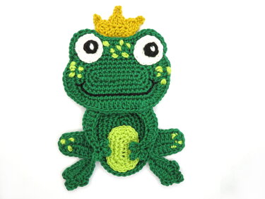 Frog with Crown crochet pattern applique