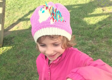 Crochet pattern: Unicorn hat for unicorn and horse fans